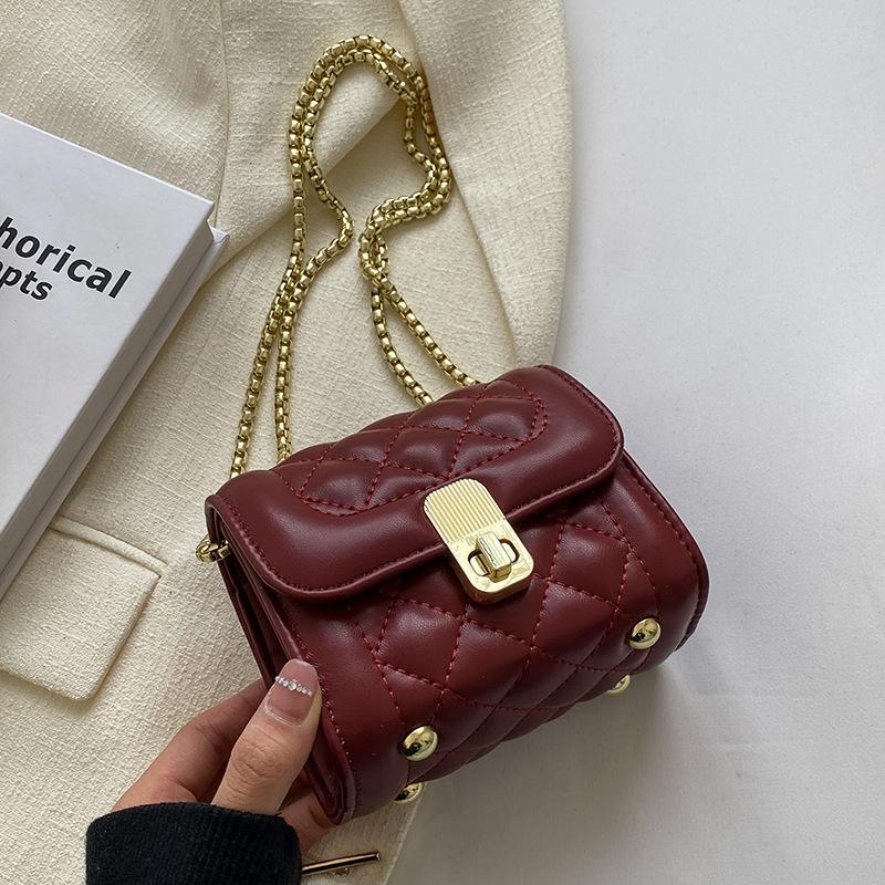 Premium texture small bag women's new models are popular this year, mini versatile diamond chain bag popular messenger bag