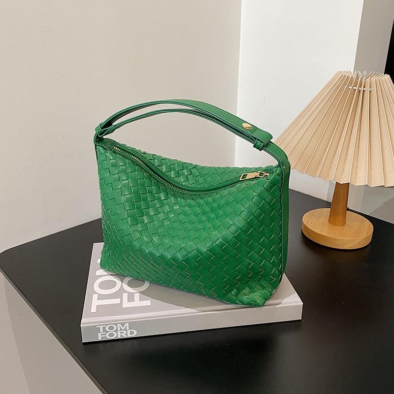 Fashion explosion high-end woven bag women's 2024 spring and summer new retro foreign style handbag commuter armpit bag