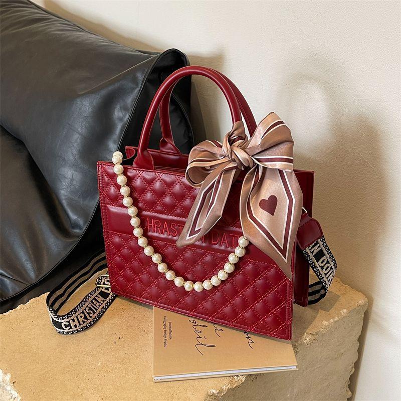 Red bag large capacity 2024 new trendy commuter bag girlfriend gift handbag