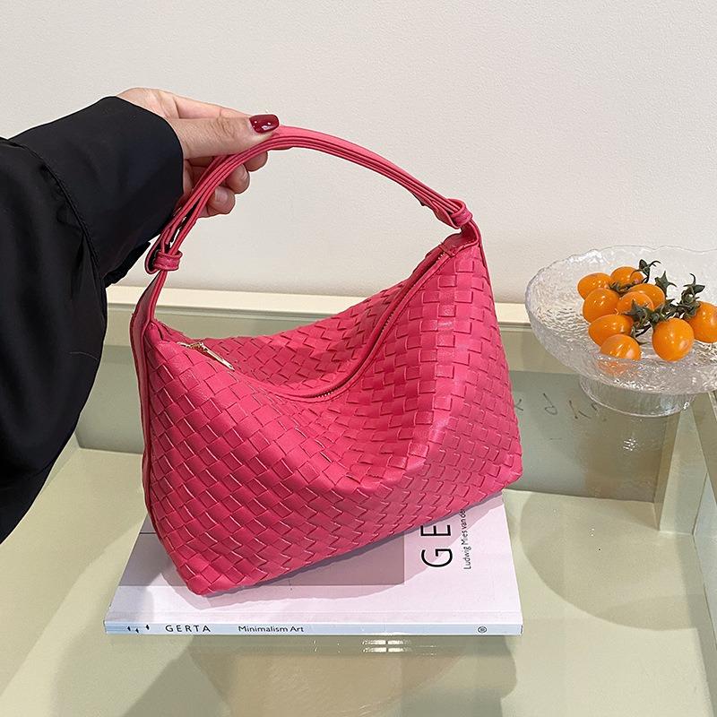 Fashion explosion high-end woven bag women's 2024 spring and summer new retro foreign style handbag commuter armpit bag