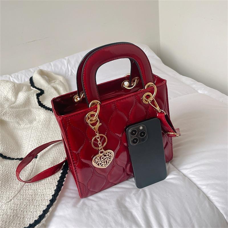 Premium bright leather engagement gift handbag bag large capacity fashionable red bag crossbody shoulder bag