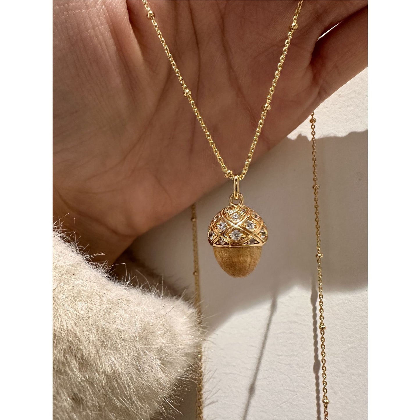 French light luxury retro inlaid zircon pine cone brushed craft necklace high-end still and ancient style versatile neck chain