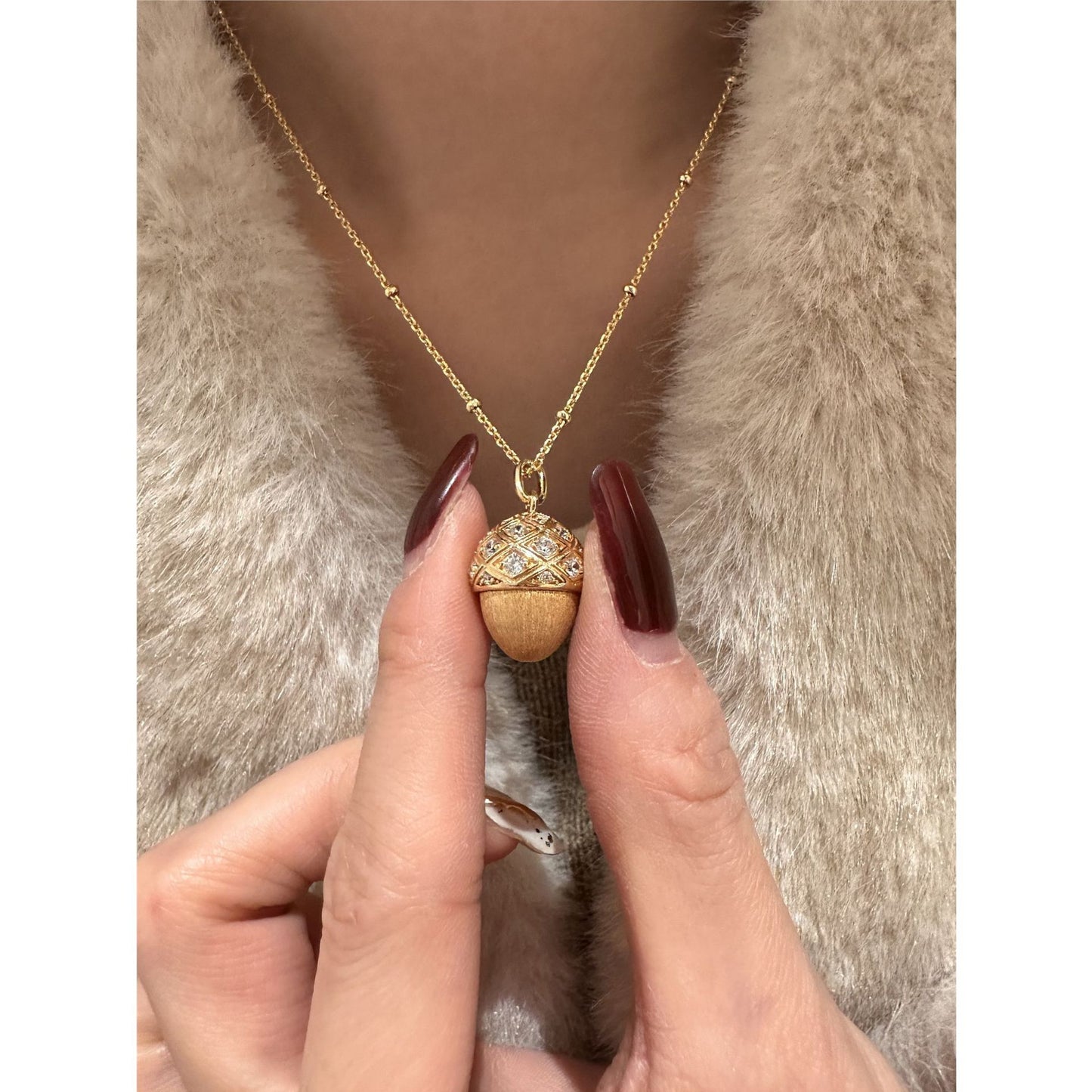 French light luxury retro inlaid zircon pine cone brushed craft necklace high-end still and ancient style versatile neck chain